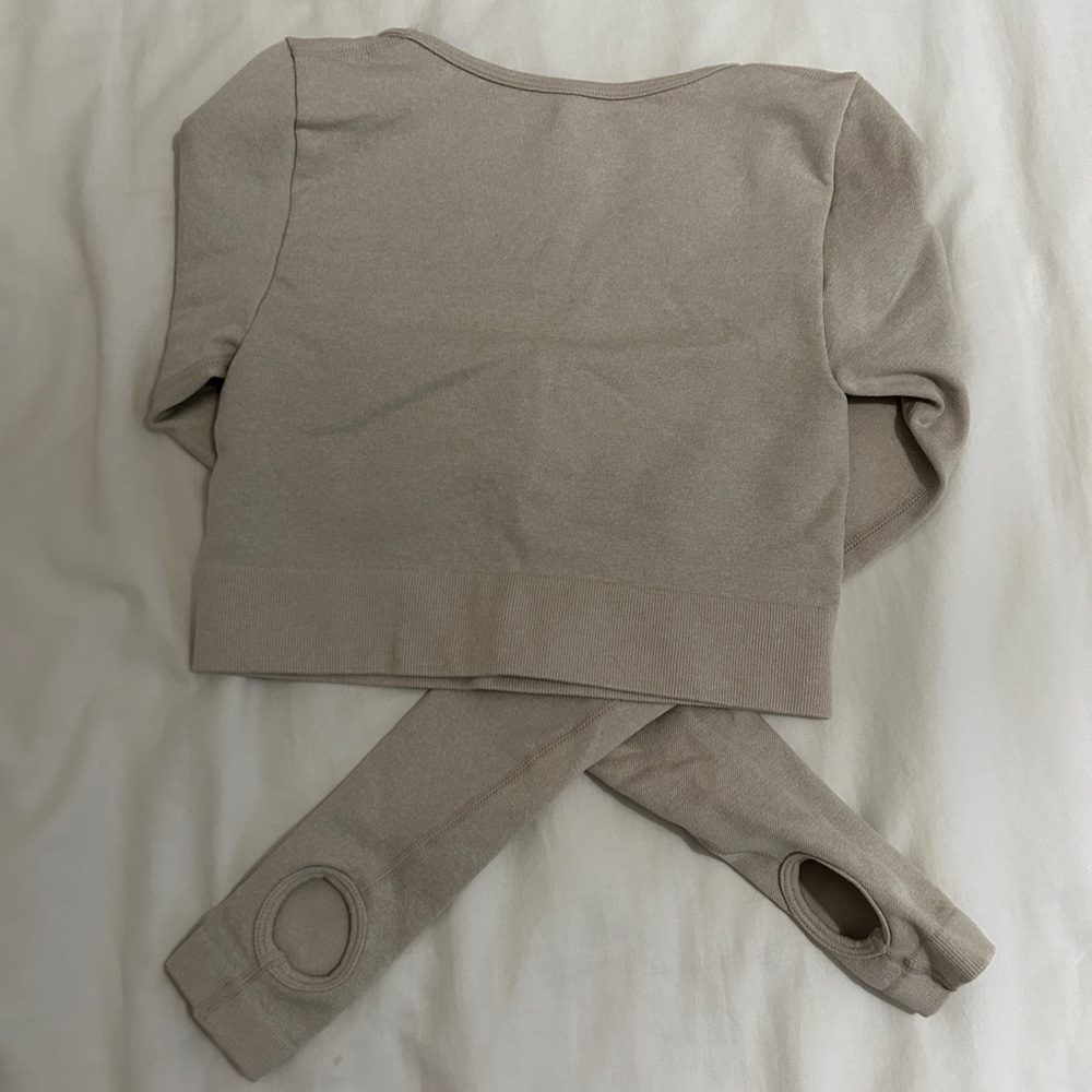 Beige workout set - Picture 4 of 9